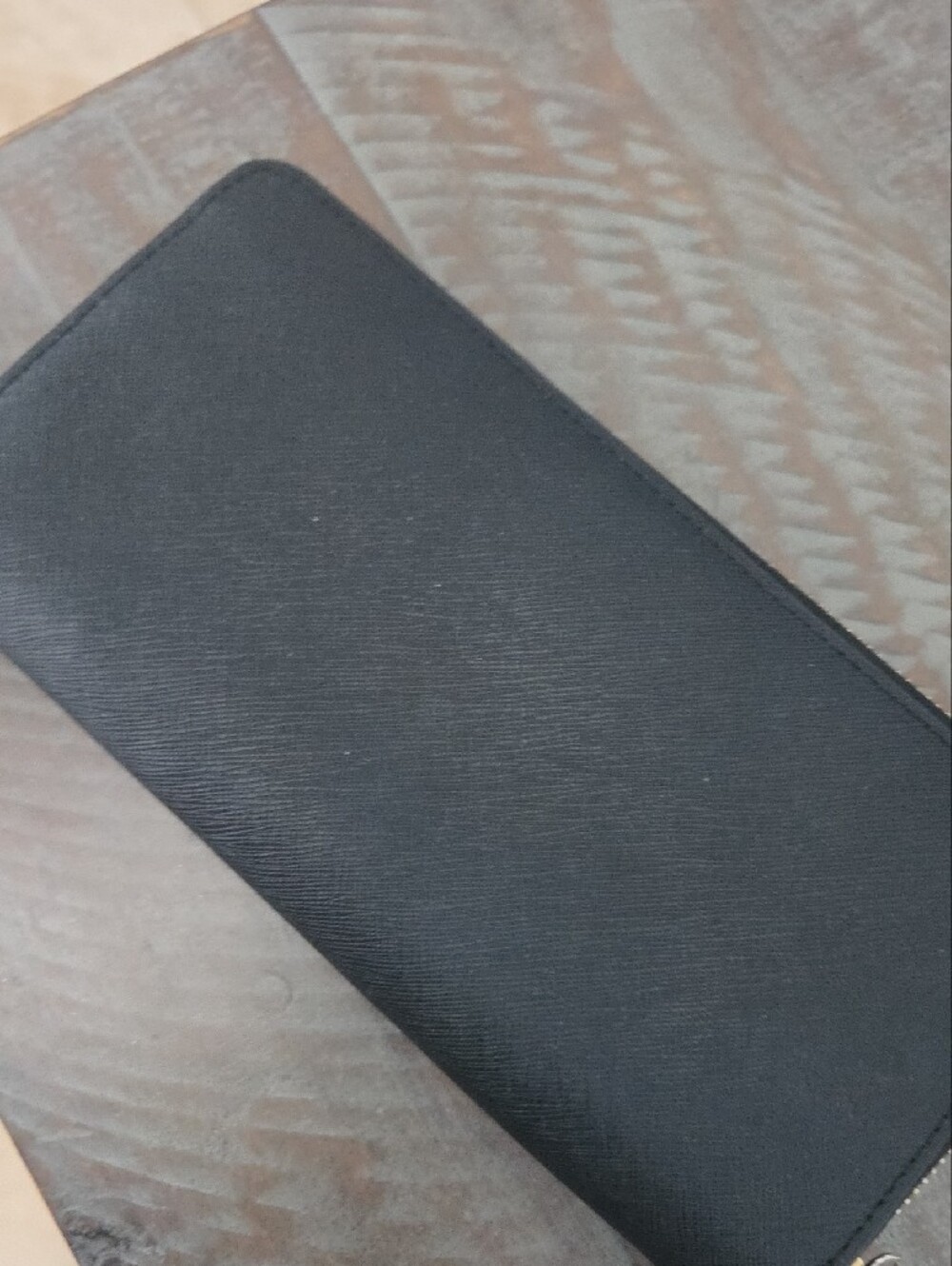 Michael Kors Black Leather Zip Wallet with Gold Logo Excellent!! Condition - Picture 8 of 9